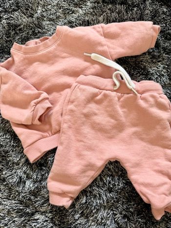 Ensemble jogging rose