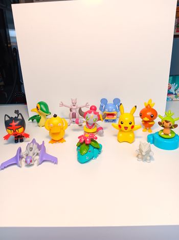 Lot grande figurines vintage pokemon 
Taille 13cm pour la plus grande