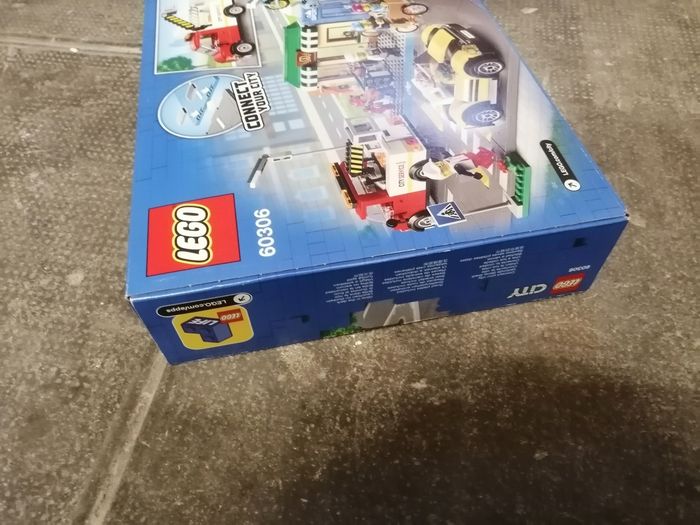 Lego City 60306 La rue commerçante
[NEUF] - photo numéro 6