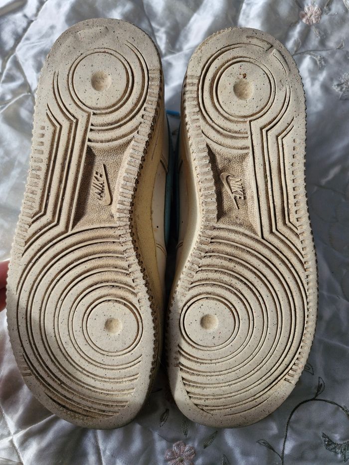 Très joloes basquets lacets nike - photo numéro 8