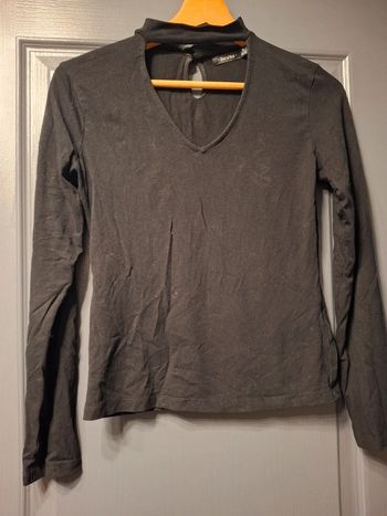 Jolie haut col ouvert