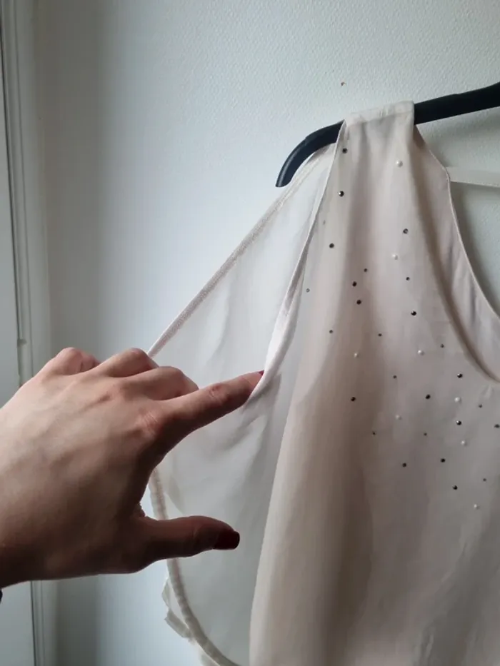 top epaules denudés rose poudré avec perles grain de malice - photo numéro 3