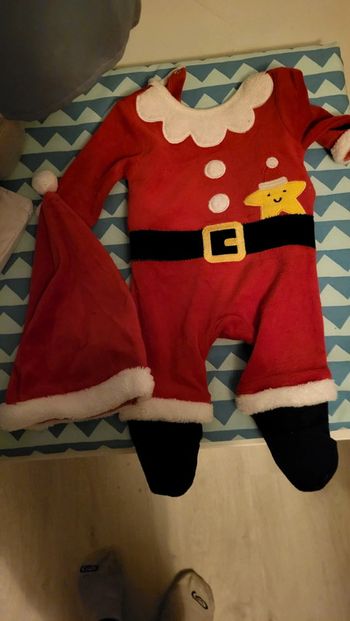 Pyjama père Noël et bonnet pour bébé