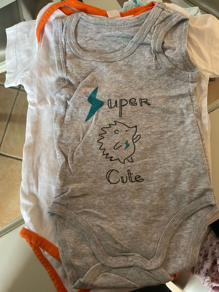 Lot de bodies - photo numéro 2