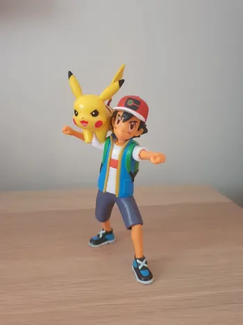 Figurine de combat Pokémon Sacha et Pikachu
