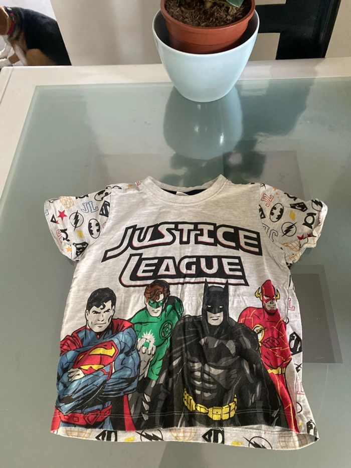 Tee-shirt justice league