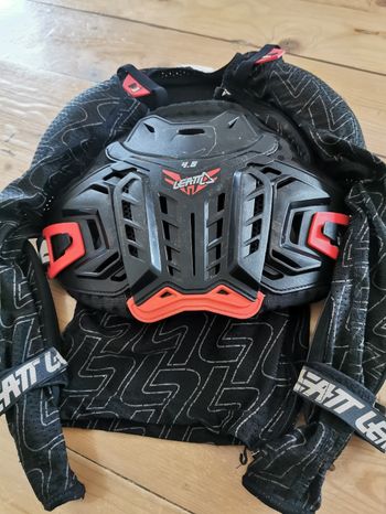 Pare pierre motocross enfant T10