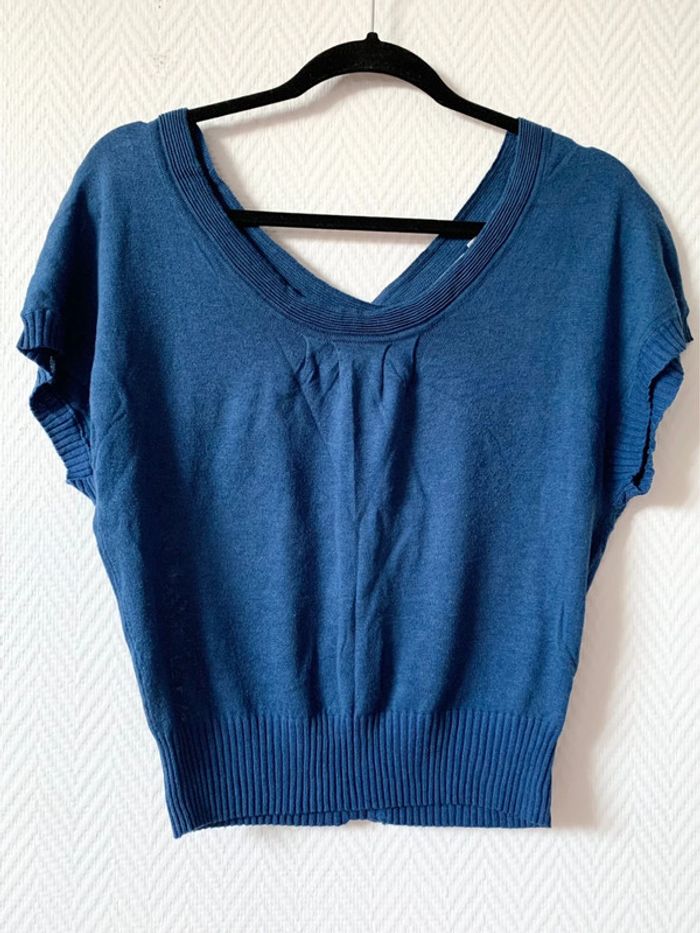 Joli petit pull tout doux avec très belle coupe vintage