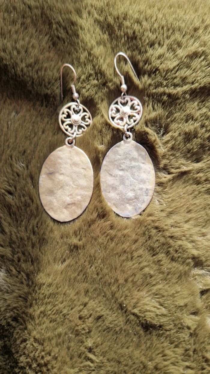 Boucle d'oreille effet argent vieilli - photo numéro 3