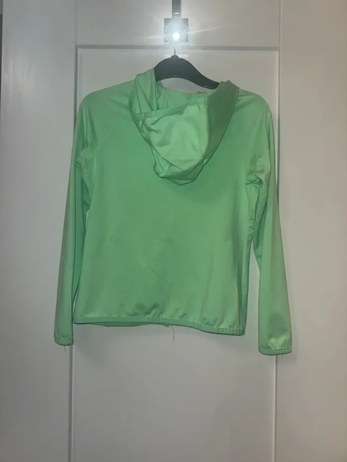 Girls zip up green hoody Dunne’s age 8-9 8 ans / 128 cm·Très bon état·Dunnes