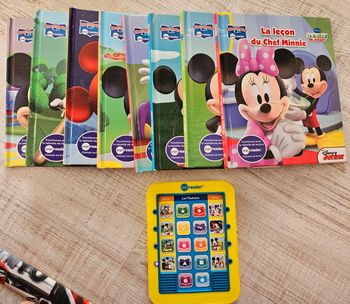 8 livres mickey et sa tablette de lecture