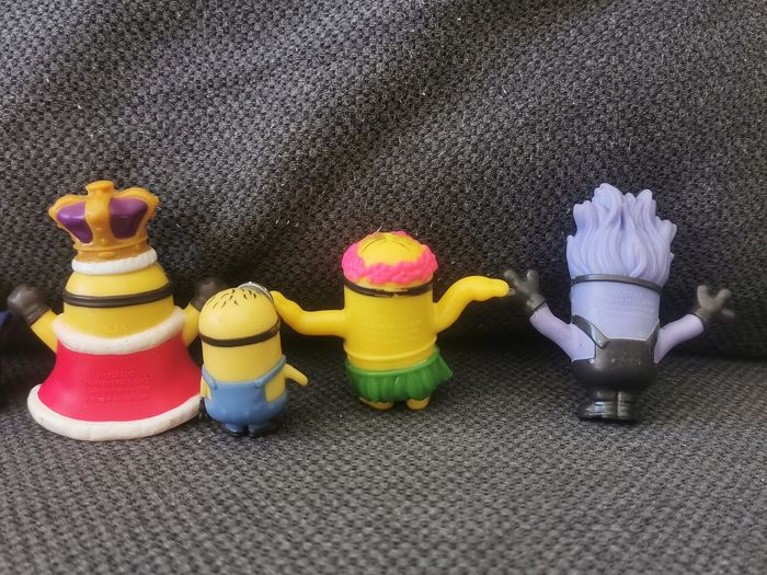 Lot de figurines minions - photo numéro 6