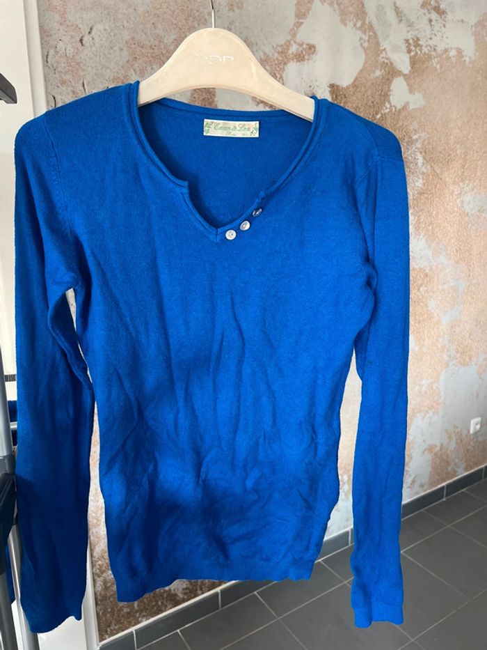 Petit pull bleu