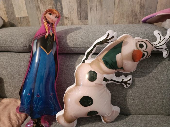 2 personnages gonflable reine des neiges