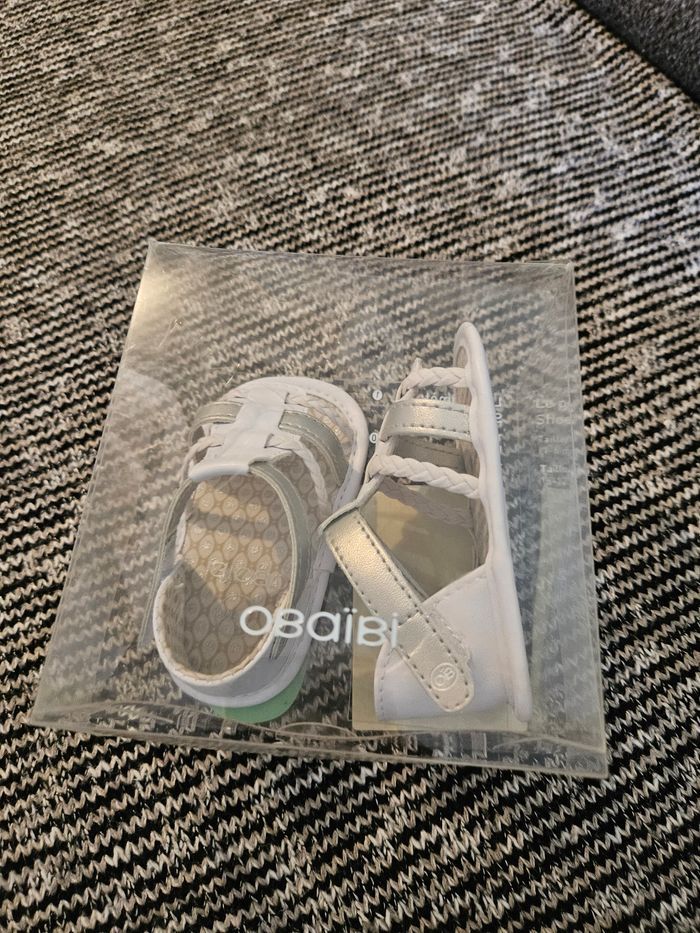 Sandales bébé neuf - photo numéro 3