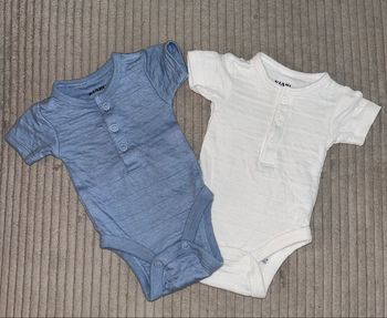 👶 Lot de 2 bodies bébé - Taille 0 mois - KIABI