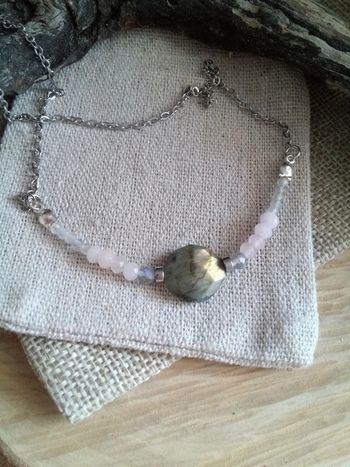 Collier sérénité pierres de labradorite et quartz rose