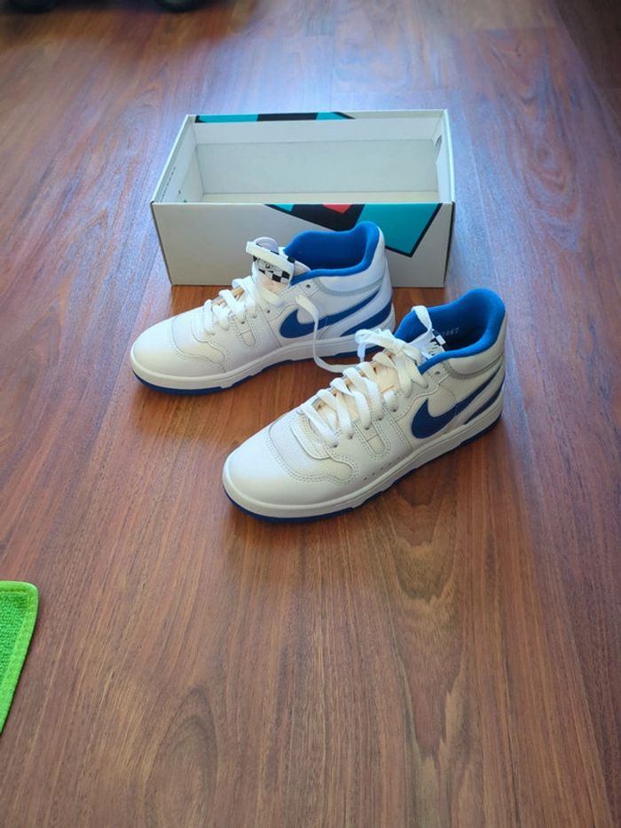 Basket Nike neuve - photo numéro 2