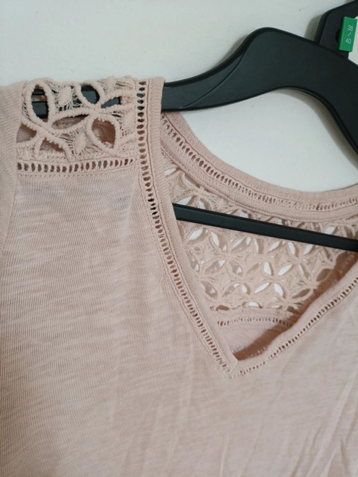 T-shirt rose poudré ajouré aux épaules vintage cute - photo numéro 2