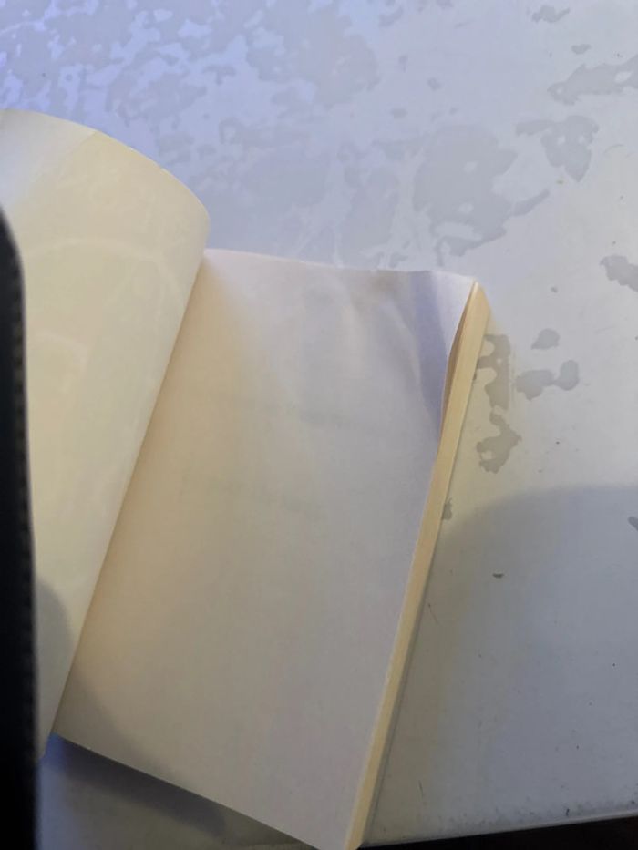 Livre le prix du sang - tanya Huff - les aventures de vicki nelson-1 - photo numéro 4