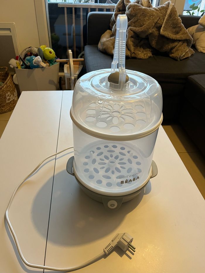 Stérilisateur Beaba en très bon état