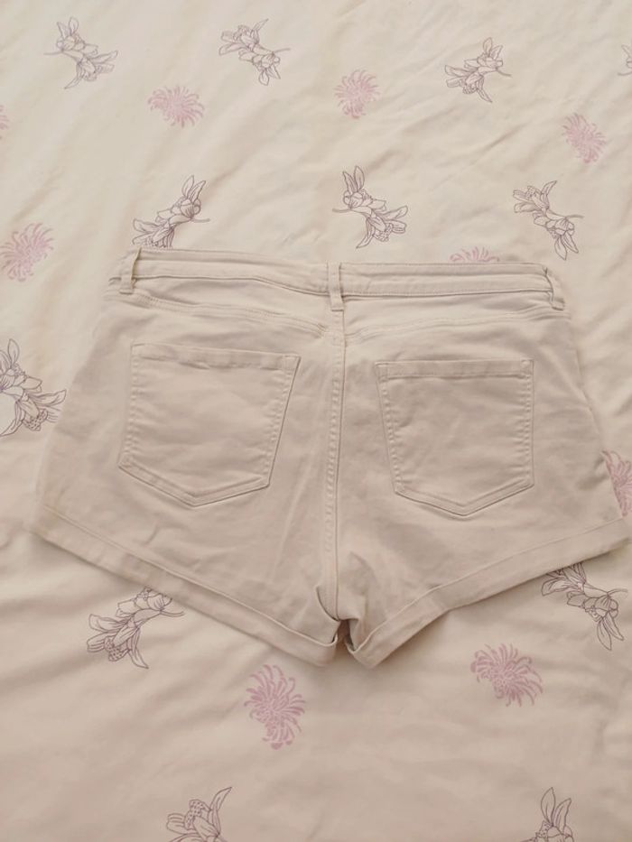 Short blanc cassé T42 - photo numéro 3