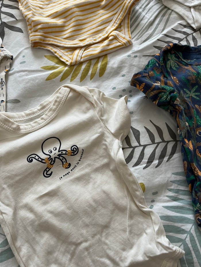 Lot bodies 1 mois TAO manches courtes - photo numéro 4