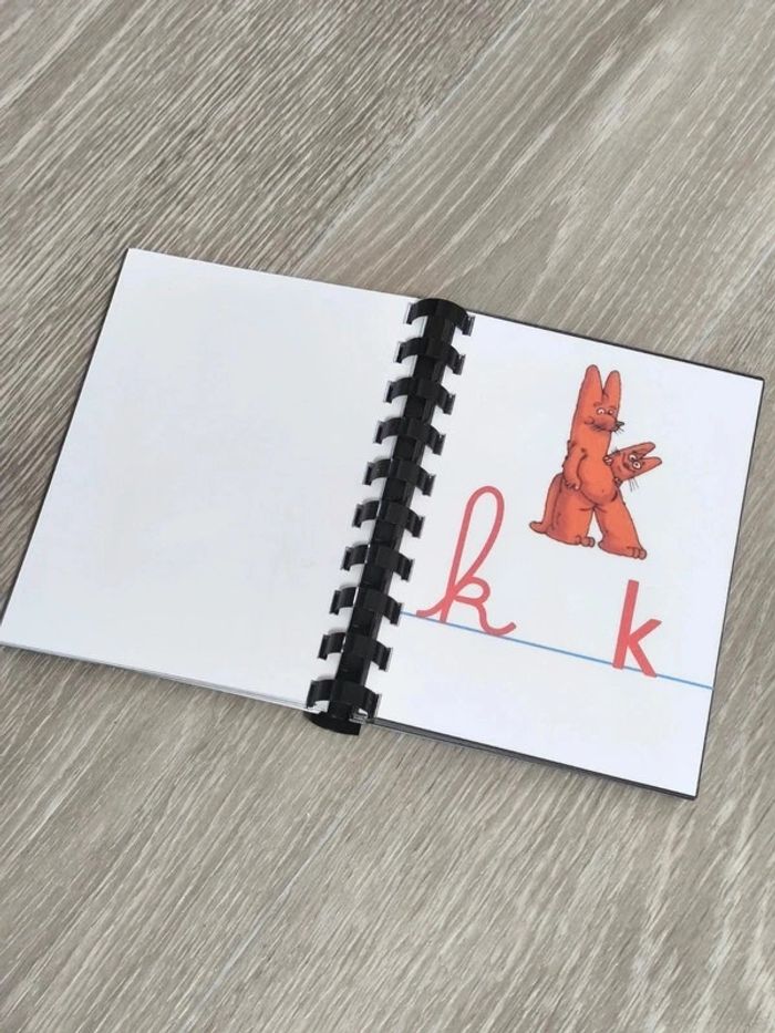 Livret relié des cartes de l'abécédaire des alphas Montessori - photo numéro 3