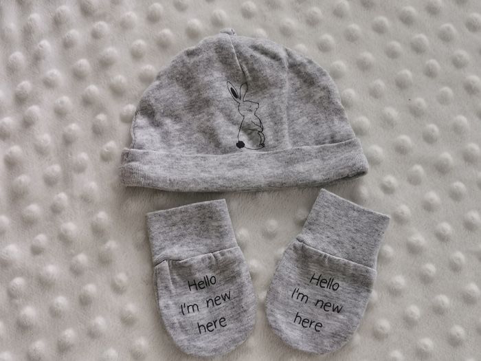 Ensemble bonnet et mouffles