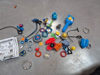 Lot toupies beyblade vrac