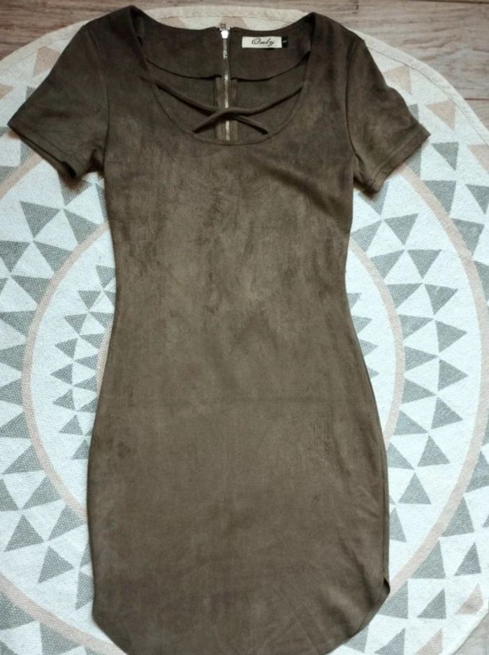 Robe moulante suédine - vert kaki - Only - Vintage S= XS actuel - Comme Neuve - photo numéro 5