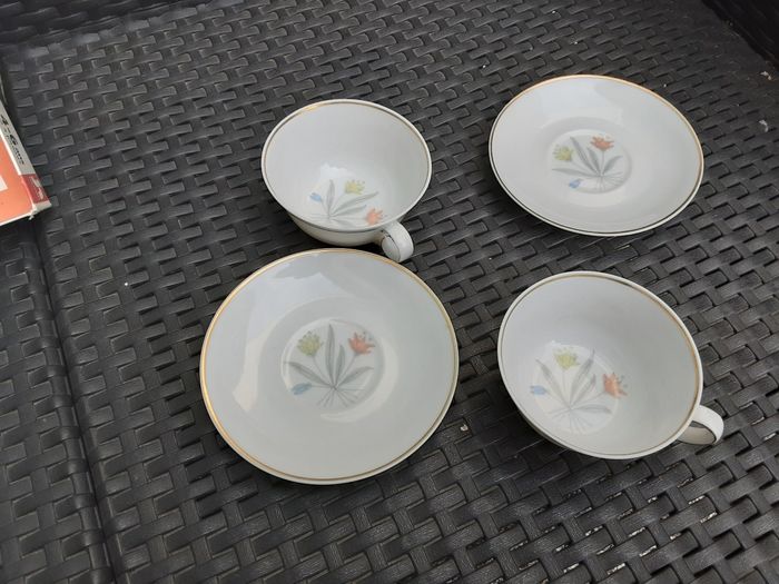 Lot de 2 tasses et 2 sous tasse en porcelaine de Limoges France fabrication bernardaud motif rêverie - photo numéro 3