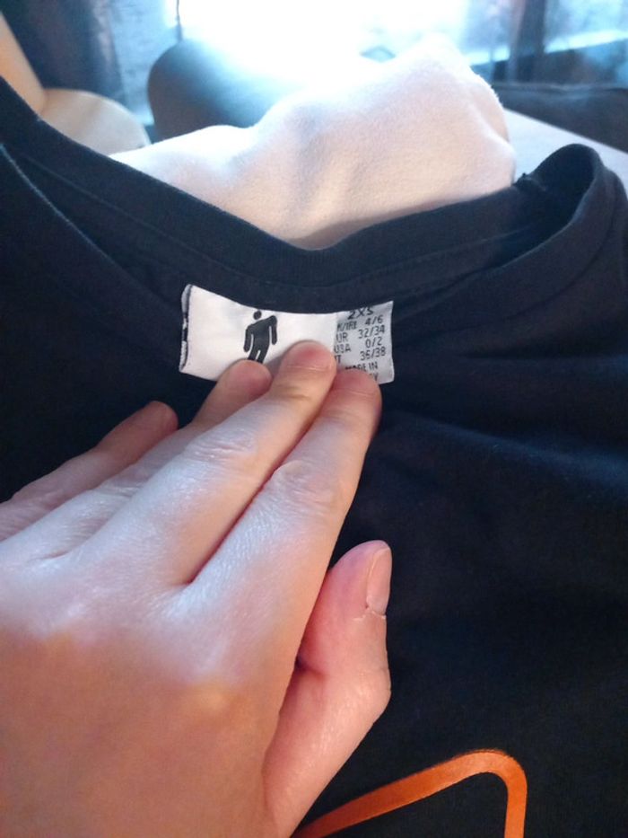 T-shirt taille 2xs primark bille eilish - photo numéro 2