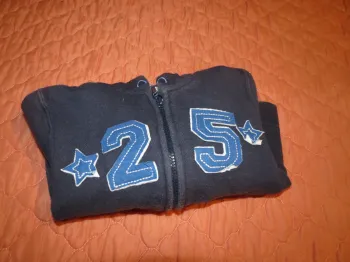 gilet a zippé taille 9 mois