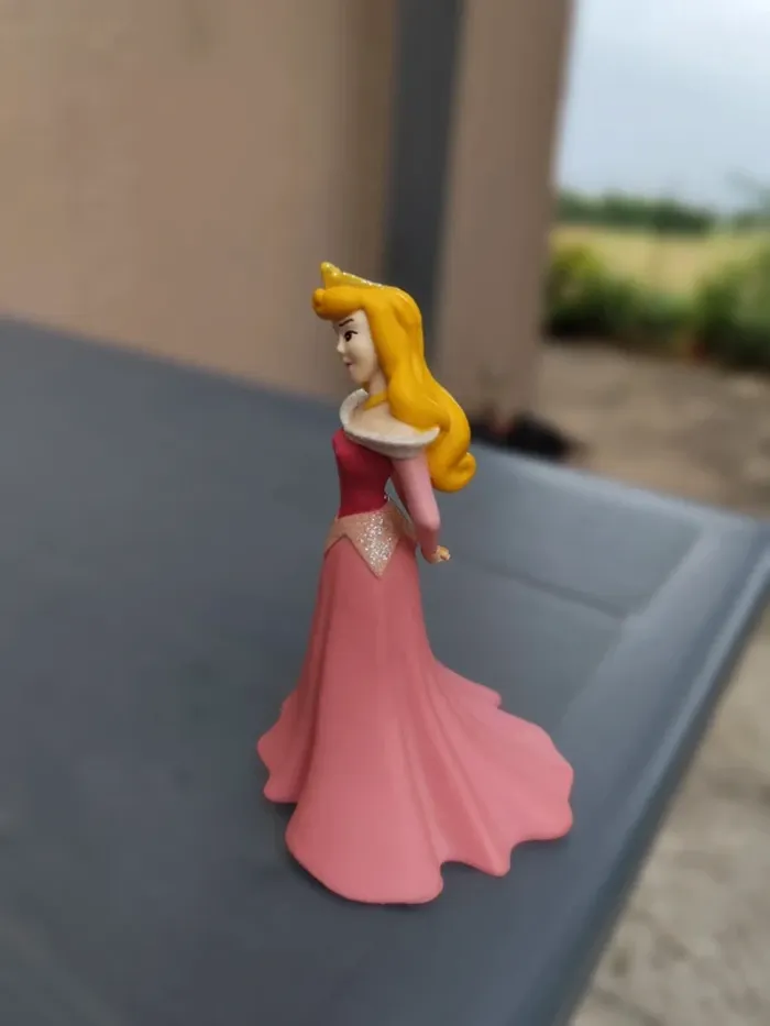 Figurine La belle au bois dormant - photo numéro 2