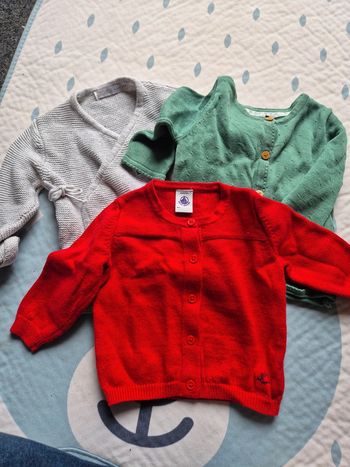 Lot de 3 gilets bebe fille 6 mois