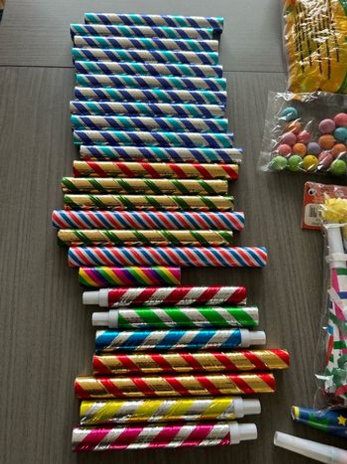Gros lot de cotillons - photo numéro 3