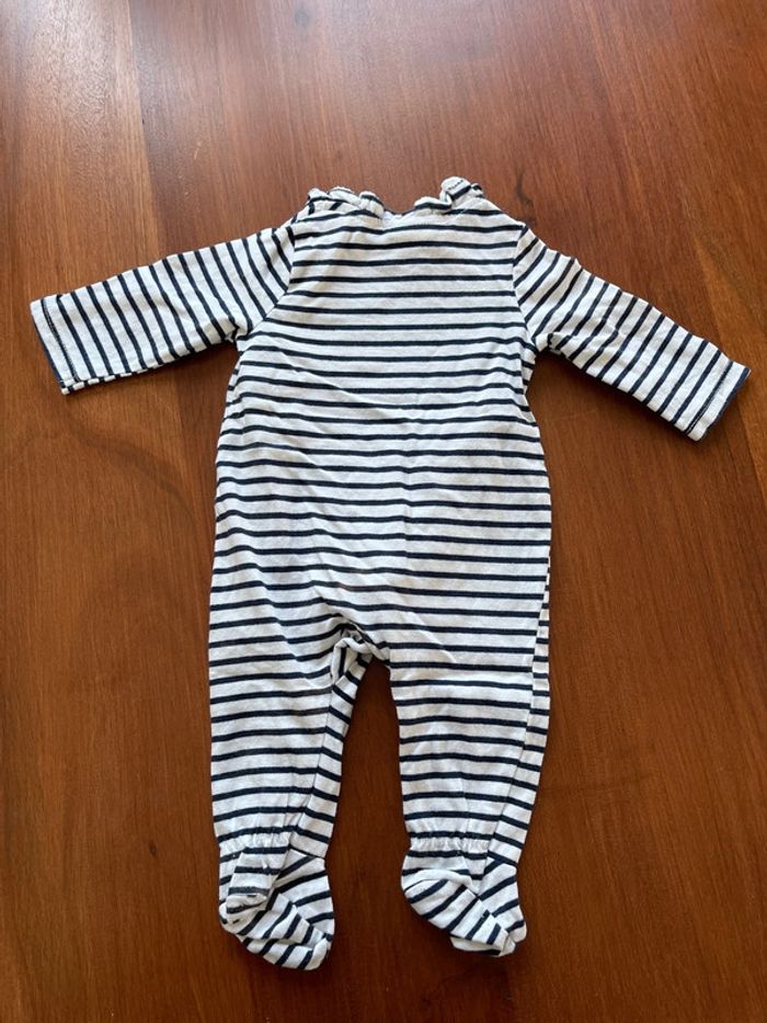 Pyjama Tape à l’Oeil taille 3 mois excellent état. - photo numéro 4