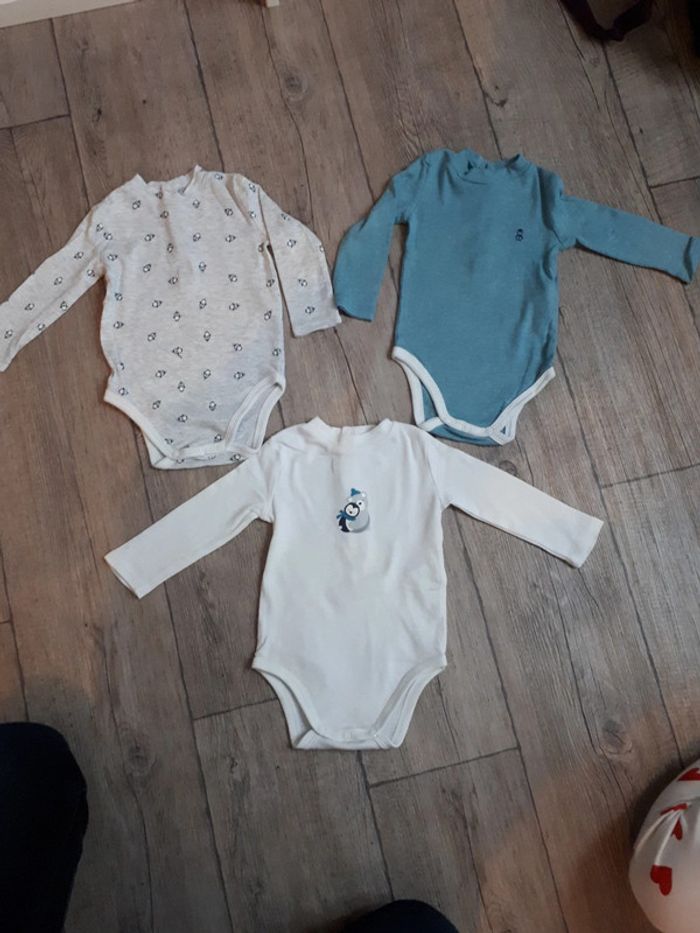 Lot 3 bodies okaidi 6mois