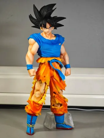 Figurine Dragon Ball Z : Goku 28cm neuve sans boîte