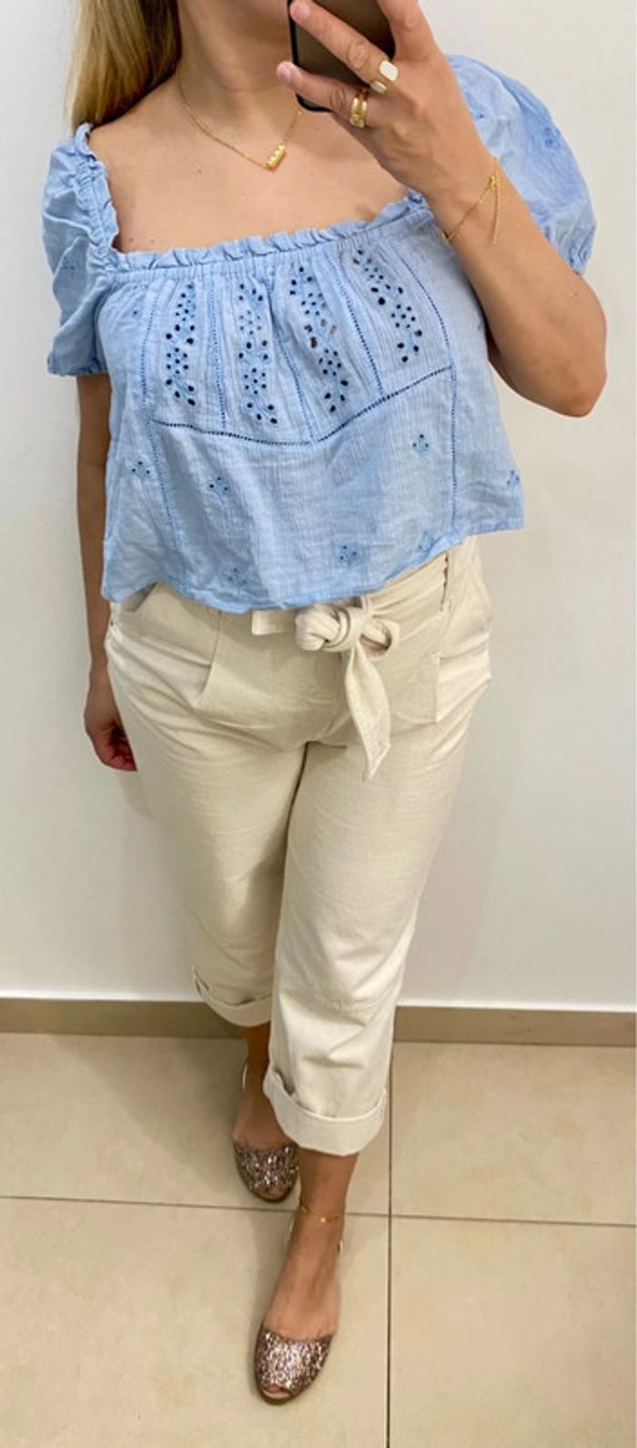 Blouse ZARA courte brodée Taille M-L - photo numéro 3