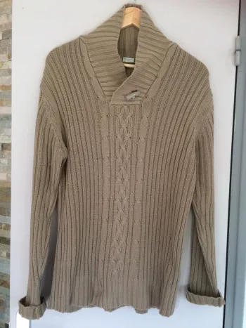 Pull beige à torsades T.L