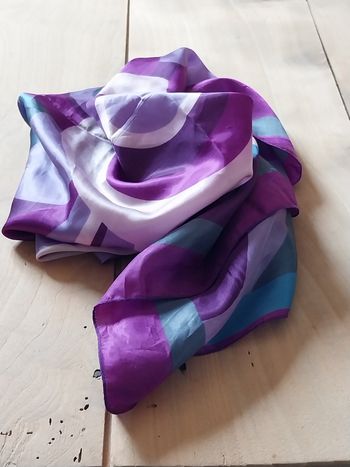 Foulard femme carré motifs géométriques vintage