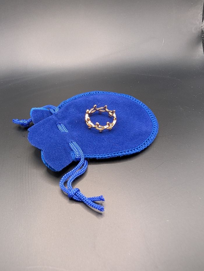 Bague fine feuilles entrelacées Taille 61 Titane neuve