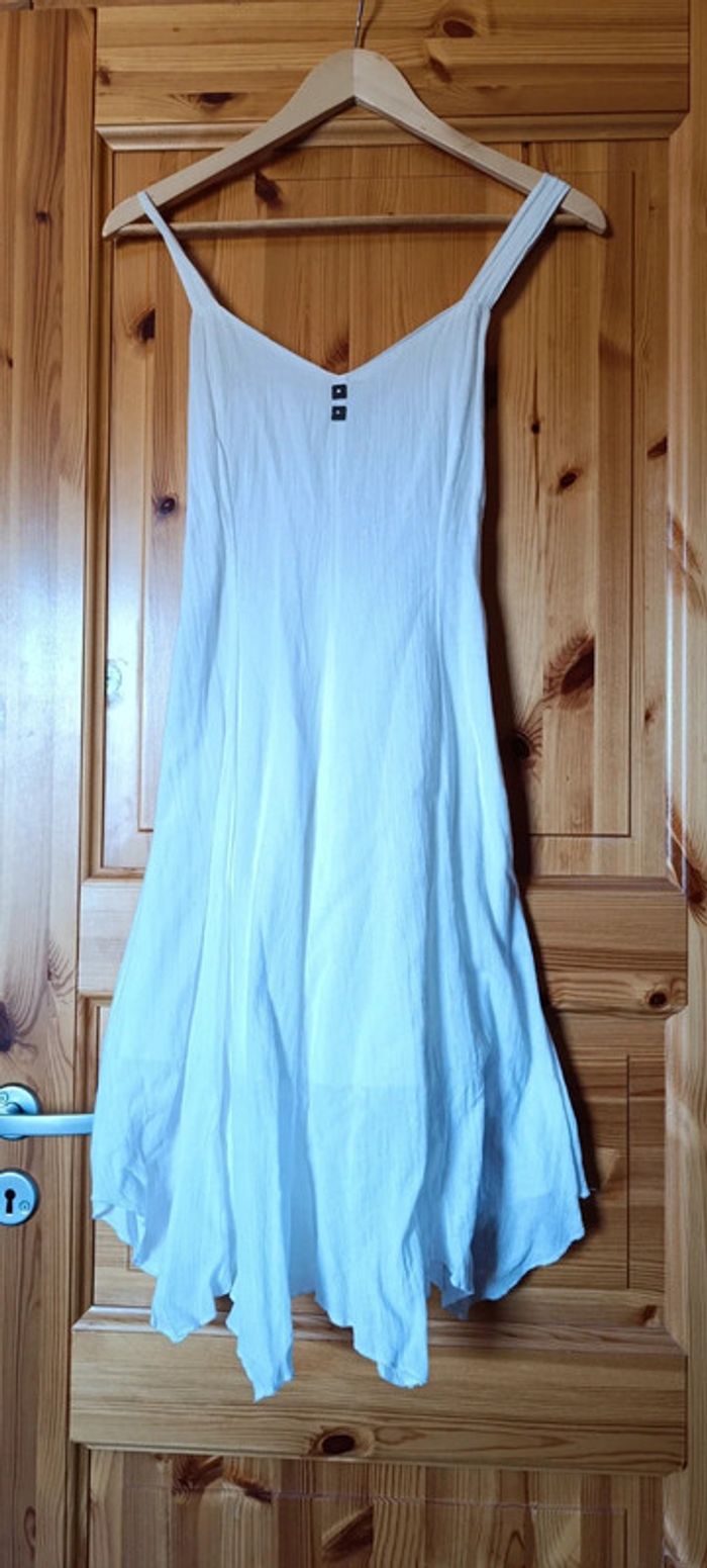 Petite robe blanche 100% coton - photo numéro 2