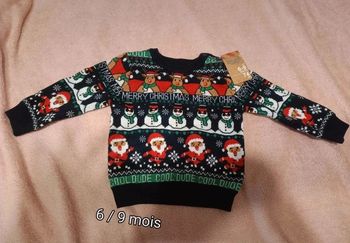 Pull de Noël  6/9 mois neuf avec étiquette
