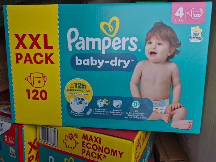 Couches pampers taille 4, 120 Couches.