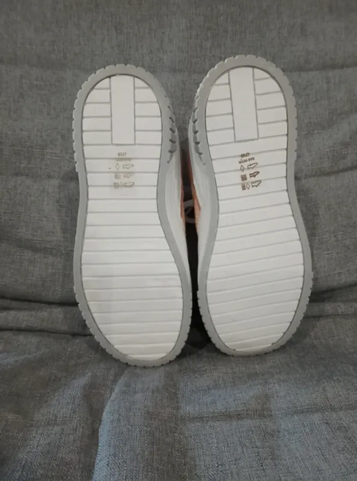 Chaussures neuves Baskets à lacets - Fille - 33 - photo numéro 8