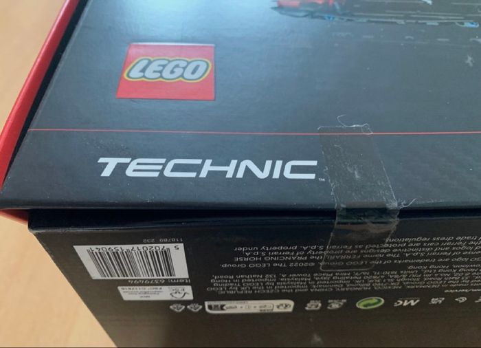 Lego Technic 42143 Neuf jamais déballer - photo numéro 3