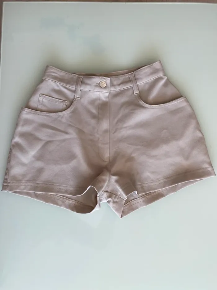 Short vintage beige
